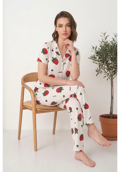 Oreiro Kadın Çilek Desenli Düğmeli Pijama Takımı - Kısa Kollu Pamuklu Yazlık Ev Giyimi Seti Beyaz - Kırmızı Oreiro Kadın Çilek Desenli Düğmeli Pijama Takımı - Kısa Kollu Pamuklu Yazlık Ev Giyimi Seti Beyaz - Kırmızı