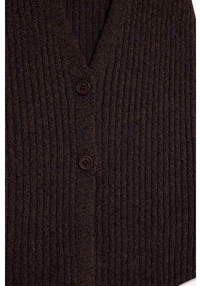 DeFacto Coool Slim Fit Dar Kesim Düğmeli Triko Yelek	 D3584AX25SPBN477 Kahve