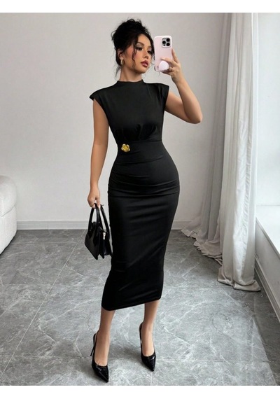 Veraura Lifestyle Kadın Yarı Balıkçı Yaka Kısa Kollu Çicek Aksesuar Detaylı Midi Dalgıç Elbise Siyah