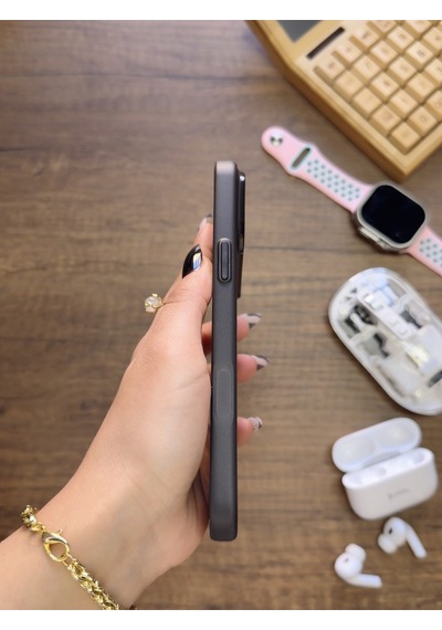 Apple iPhone 17 Pro Max Uyumlu Süper İnce Mat Ultra Thin Silikon Kılıf Buzlu Siyah