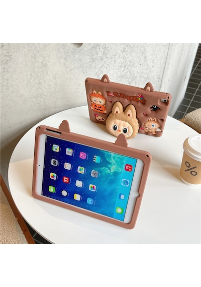 Apple Uyumlu iPad  11 A16 2025 10. Nesil 10.9 2022 A2696 A2757 A2777 Labubu Standlı Çocuklara Özel Sevimli Karakterli Arka Kapak