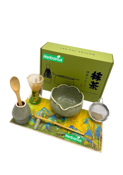 Herbarius 8 Parça Lotus Desenli Adaçayı Yeşili Renk Matcha Çayı Hazırlama Seti - Geleneksel Japon Matcha Seti
