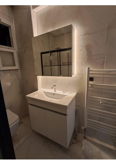 Modern 80 Cm Beyaz Mdf Hilton Aynalı Seramik Lavabolu Banyo Dolabı Takımı Alt Ve Üst Dolaplı Modern 80 Cm Beyaz Mdf Hilton Aynalı Seramik Lavabolu Banyo Dolabı Takımı Alt Ve Üst Dolaplı