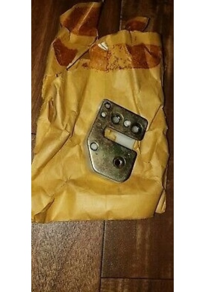 Renault R. 9 88- Kapı Kilit Karşılığı Sağ Oem No:7700756701