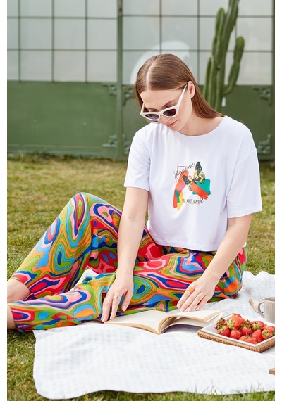 Oversize Baskılı Crop Tişört - Beyaz Çok Renkli