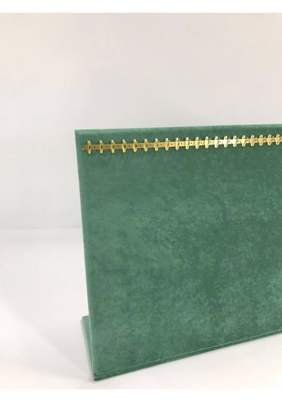 Yerli Üretim Süet Kumaş Yeşil Renk Enine Tırnaklı Ayaklı Tesbih-kolye-zincir Sergileme Standı Çok Renkli
