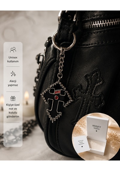 Gotik Siyah Haç Anahtarlık Kırmızı Taş Detaylı Unisex Çanta Aksesuarı