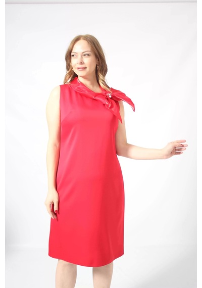 Moda Berray 986 Kırmızı Yakası Organze Fiyonk Broşlu Saten Kısa Büyük Beden Elbise Kırmızı Moda Berray 986 Kırmızı Yakası Organze Fiyonk Broşlu Saten Kısa Büyük Beden Elbise Kırmızı