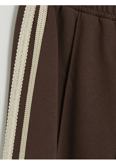 LC Waikiki Lcw Kids Kahverengi Yanları Şeritli Geniş Paça Kız Çocuk Eşofman Altı Dark Brown LC Waikiki Lcw Kids Kahverengi Yanları Şeritli Geniş Paça Kız Çocuk Eşofman Altı Dark Brown
