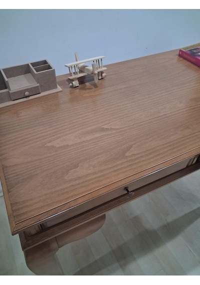 Çalışma Masa Klasik Alt St 90631 Model Lüks Klasik Ahşap Ceviz Renk El Yapım Kahverengi Çalışma Masa Klasik Alt St 90631 Model Lüks Klasik Ahşap Ceviz Renk El Yapım Kahverengi