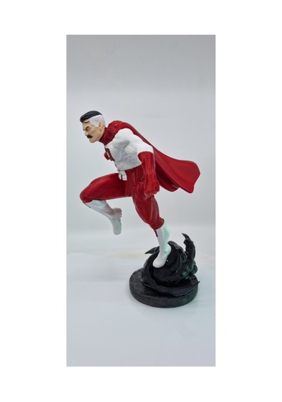 Omni-man Omni Man İnvincible 18 Cm Figür