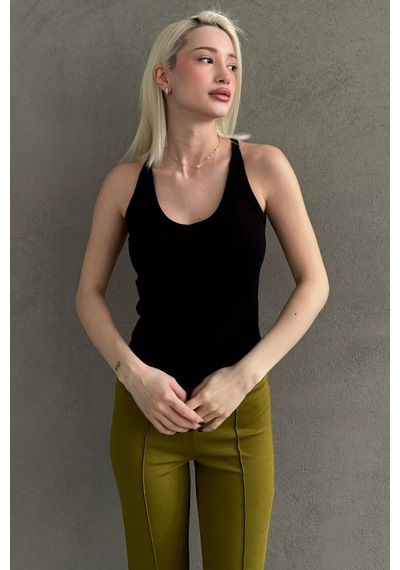 Madmext Siyah Basic Vücuda Oturan Kolsuz Kadın Atlet Mg2639 Siyah