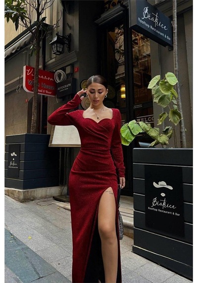 Lior Design Kadın Minimal Tasarım Kalp Yaka Yırtmaçlı Uzun Kollu Abiye Elbise Kırmızı