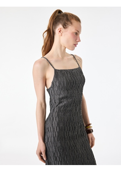 Koton Bürümcük Kumaş Dokulu Yırtmaç Detaylı Kare Yaka Slim Fit Askılı Midi Elbise Antrasit 6sak80332ek Koton Bürümcük Kumaş Dokulu Yırtmaç Detaylı Kare Yaka Slim Fit Askılı Midi Elbise Antrasit 6sak80332ek