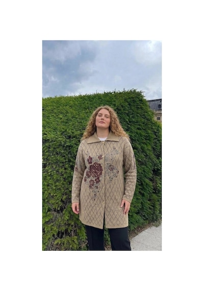 Onno Style Women Büyük Beden Ekose Gül Pike Desenli Çelik Örgü Kadın Triko Kaban Bej