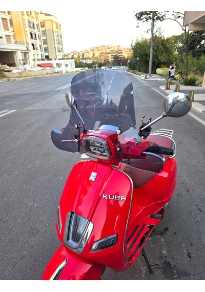 Motocam Küba Az 50 Ön Cam 2023-2026 Model 37cm Füme Renkli Elcikli Aparatsız