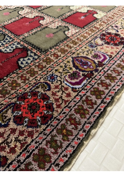 El Dokuma Bünyan Halısı Floş Seccade 93x130 Paftalı Sıfır Halı Renkli