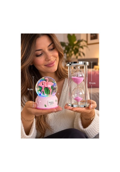 Sevgiliye Hediye Işıklı Flamingo Kar Küresi Ve 5 Dakikalık 13cm Pembe Kum Saati Seti Masa Üstü Biblo