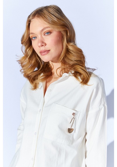 Manche Beyaz Broş Detaylı Oversize Tek Cepli Gabardin Gömlek Mkw168174-01