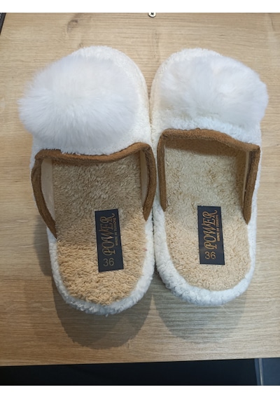 Huzurlu Adımlar Beyaz Ponponlu Kahve Taban