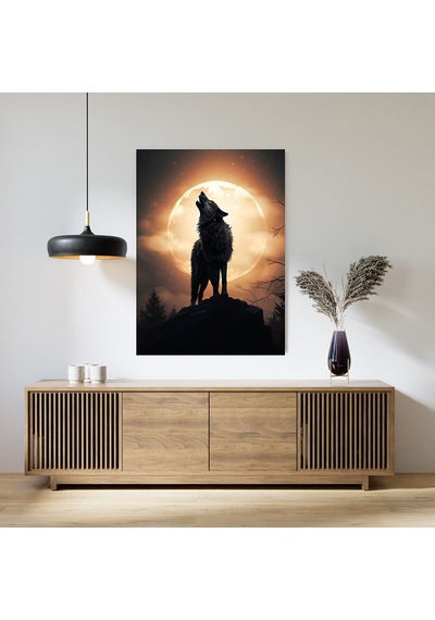 Ayın Önünde Uluyan Kurt Poster