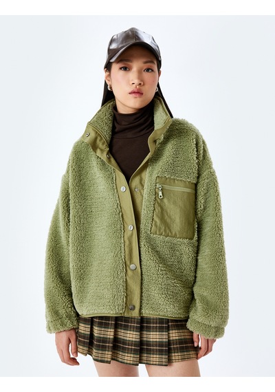 Koton Oversize Cep Detaylı Çıtçıt Düğmeli Peluş Sweatshirt Haki 5wal10876ık Haki Koton Oversize Cep Detaylı Çıtçıt Düğmeli Peluş Sweatshirt Haki 5wal10876ık Haki