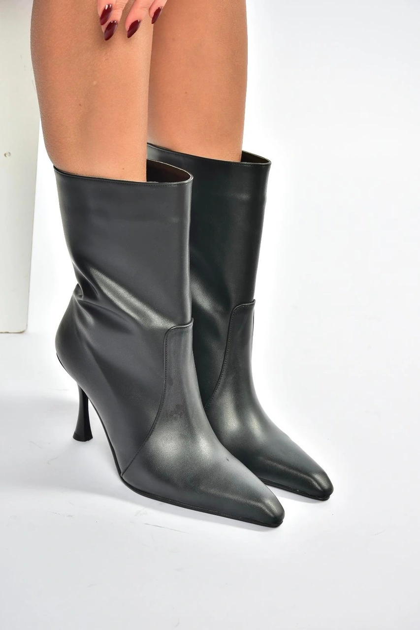 Fox Shoes V752550209 Siyah İnce Topuklu Kadın Bot Siyah-Suni Deri