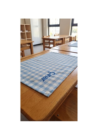 Kişiye Özel İsim Nakışlı Duck Kumaş Beslenme Örtüsü 45x35 Cm Su Ve Leke Tutmaz Kumaş - 922807845