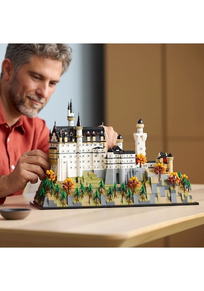 LEGO® Architecture Neuschwanstein Şatosu 21063 - Yetişkinler için Koleksiyonluk Model Yapım Seti (3455 Parça)