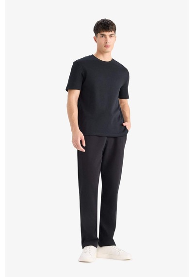DeFacto Regular Fit Eşofman Altı İçi Polarlı Basic Düz Cepli Beli Bağcıklı Düz Paça D7836AX25SPBK81 DeFacto Regular Fit Eşofman Altı İçi Polarlı Basic Düz Cepli Beli Bağcıklı Düz Paça D7836AX25SPBK81