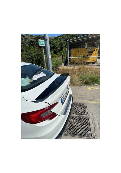 Fiat Egea Sedan Ayaklı Pianoblack Boyalı Yüksek Spoiler İthal Abs Plastik Bagaj Üstü Parlak Siyah