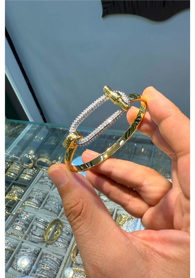 14 K Renk Vıp Zırkon Taşlı Kelepçe Altın