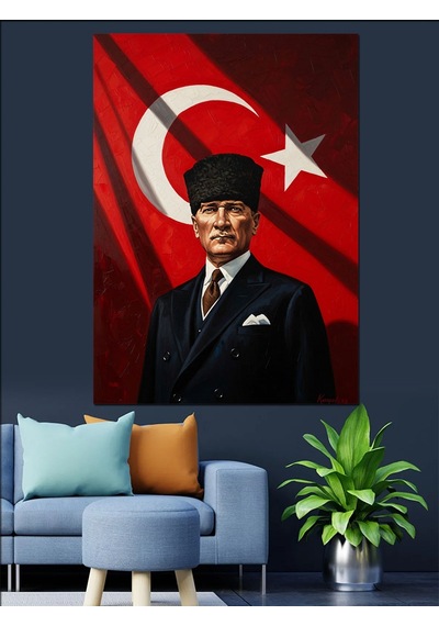 Ay Yıldızlı Bayrak Önünde Atatürk Dekoratif Kanvas - Mdf Ahşap Tablo
