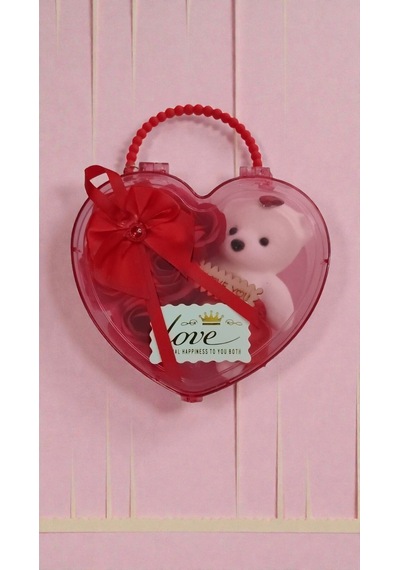 Sevgililer Gününe Özel Kalpli Kutuda I Love You Yazan Güllü Ayıcık Boyut:13cm