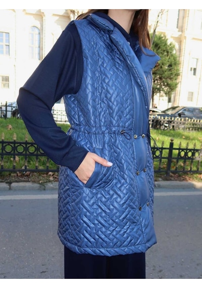 Esra Butik78 Kapitone Şişme Yelekli Tesettür 3 Lü Takım Spor Şık Modern Kombin Yelek + Sweatshirt + Pantolon Lacivert Esra Butik78 Kapitone Şişme Yelekli Tesettür 3 Lü Takım Spor Şık Modern Kombin Yelek + Sweatshirt + Pantolon Lacivert