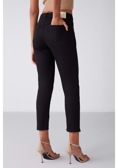 Grımelange Gına Kadın Skinny Fit Dar Paça Normal Bel Organik Pamuk Comfort Dokuma 5 Cepli Siyah Jeans