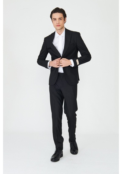 Siyah İnce Çizgili Modern Slim Fit Klasik Yaka Takım Elbise Desenli