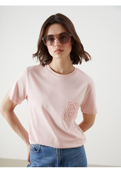 Lcw Vision Pembe Dantel Cepli %100 Pamuklu Kadın Tişört Lcw Vision Pembe Dantel Cepli %100 Pamuklu Kadın Tişört