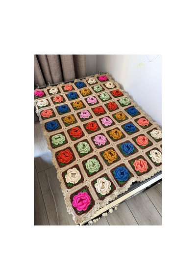 Gül Desenli Bebek Battaniyesi Bej