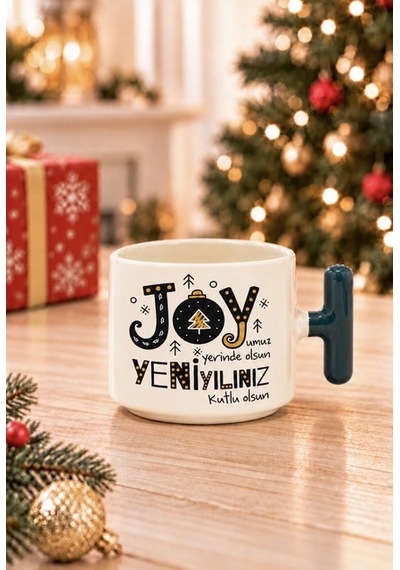 Mesela Yılbaşı Kupası Joyumuz Yerinde Olsun Desenli Yeşil Kulplu Hediyelik Kahve T Kupa Bardak Beyaz