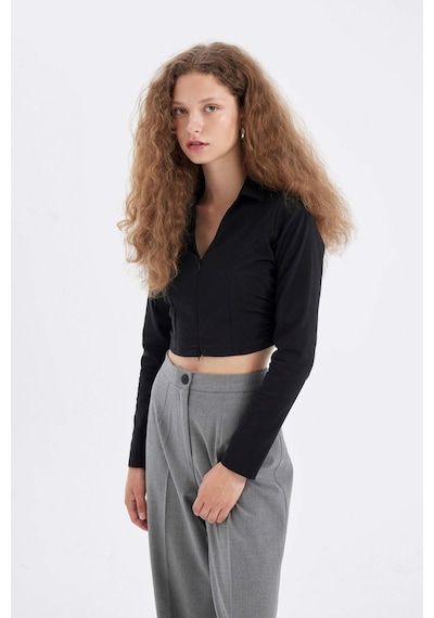Defacto Siyah Fitted Vucuda Oturan Gömlek Yaka Fermuarlı Bengalin Uzun Kollu Crop Basic Düz Bluz C5037AX24AUBK27 Defacto Siyah Fitted Vucuda Oturan Gömlek Yaka Fermuarlı Bengalin Uzun Kollu Crop Basic Düz Bluz C5037AX24AUBK27