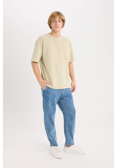 DeFacto Oversize Geniş Kalıp Ütü Gerektirmeyen Bisiklet Yaka Kısa Kollu Basic Düz Ağır Kumaş Tişört X3926AZ25SPKH142