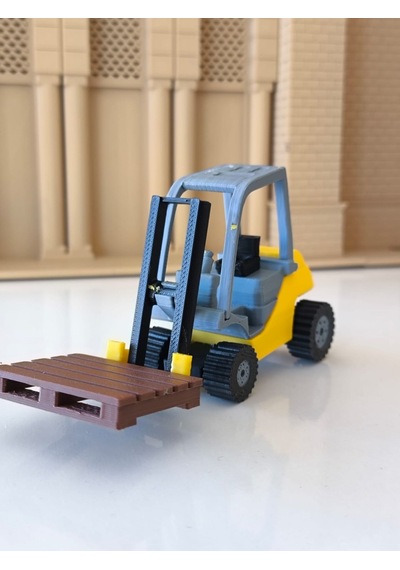 Teknoartshop Forklift Model Kit Card