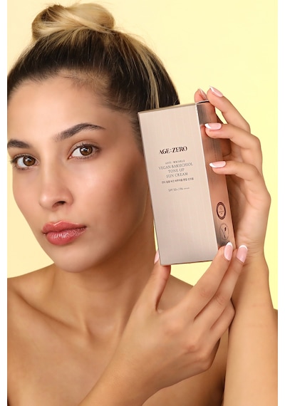 Zero Premium Bakuchiol Beyazlatıcı  Vegan Karşıtı Güneş Kremi SPF50+ 80 ML