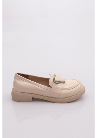 Dgn 5112-424 Üçgen Taş Detayli Kadin Loafer Ayakkabi Ten Rugan