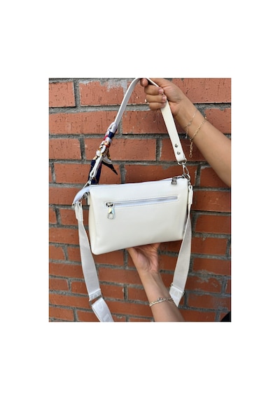 Just Polo Kadın Premium Şal Detaylı Yumuşak Deri Ayarlanabilir Askılı Çapraz El Ve Omuz Çantası Ebat : 28 X 18 Cm Rugan Beyaz