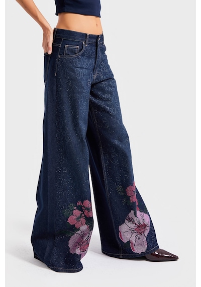 Itsbasic Kadın Koyu Mavi Renk T-2w5-128 Parlak Taş Gül Detaylı Özel Tasarım İç Boy 80cm Denim Jean Itsbasic Kadın Koyu Mavi Renk T-2w5-128 Parlak Taş Gül Detaylı Özel Tasarım İç Boy 80cm Denim Jean