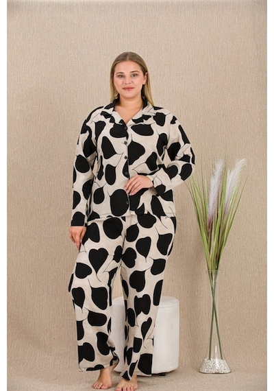 Kapsulavm Büyük Beden Siyah Beyaz Kalp Desenli Düğmeli Uzun Kol Viskon Pijama Takımı Görsel Kapsulavm Büyük Beden Siyah Beyaz Kalp Desenli Düğmeli Uzun Kol Viskon Pijama Takımı Görsel
