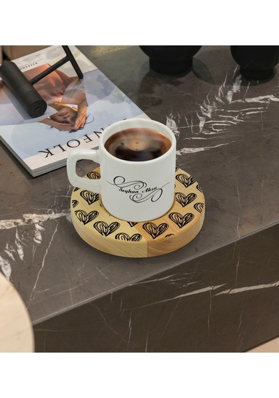 Kişiye Özel Kalpler Tasarımlı Doğal Ahşap Tabaklı Türk Kahvesi Fi