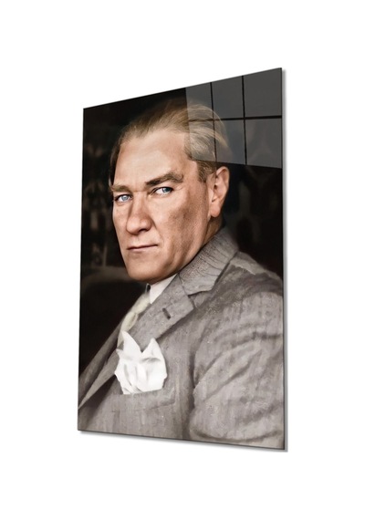 Takım Elbiseli Mustafa Kemal Atatürk Portresi Cam Tablo, Temperli Ve Rodajlı Dayanıklı Cam